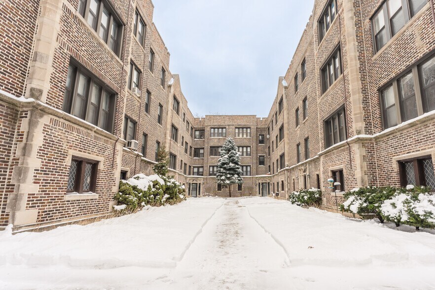 Building Photo - 1366 W Estes Ave