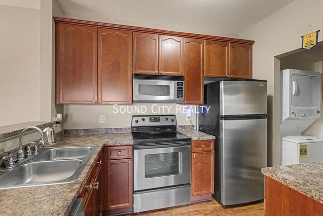Building Photo - 7230 Althorp Way
