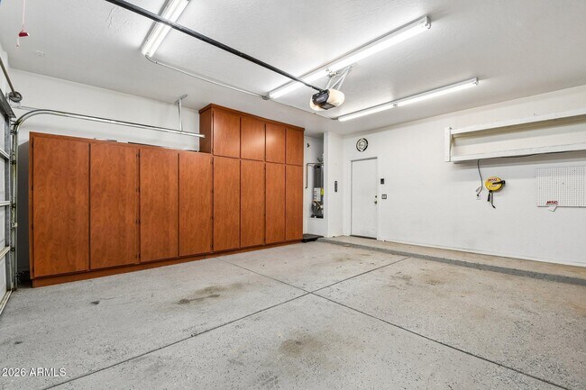 Building Photo - 2801 E Lindrick Dr