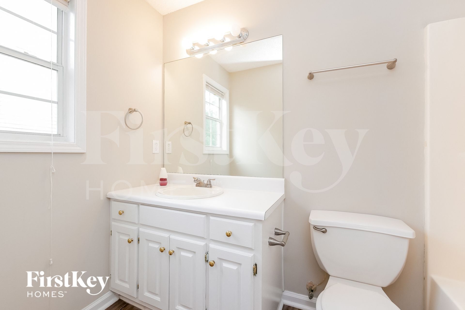 Building Photo - 1296 N Hampton Dr