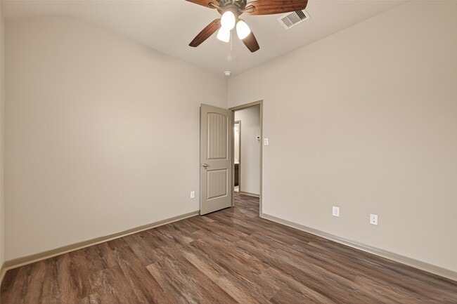 Building Photo - 2510 Shady Falls Ln