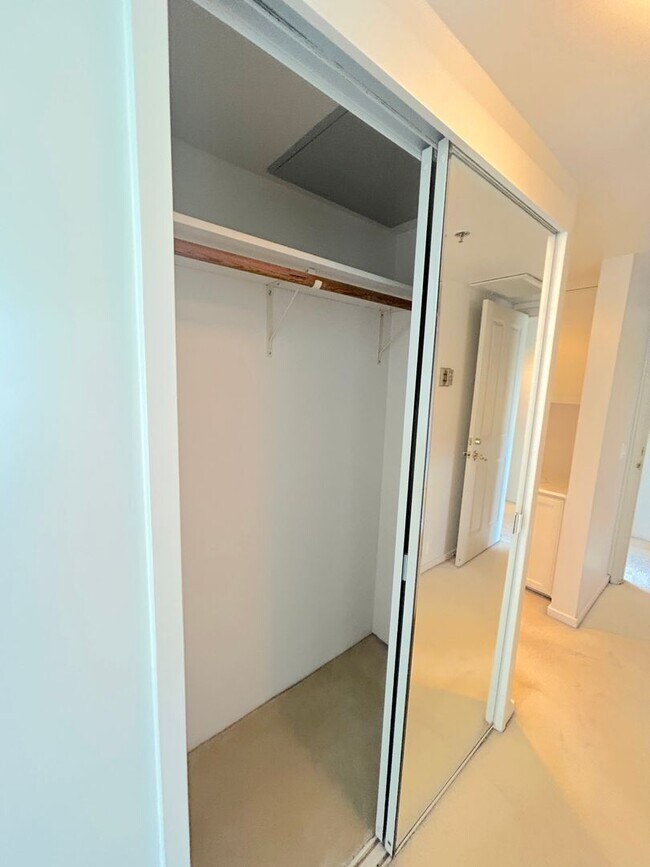 Building Photo - Large 19th Floor Unit with Ocean, City, Mo...