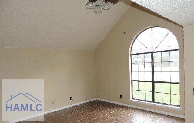 Building Photo - 925 Granger Dr