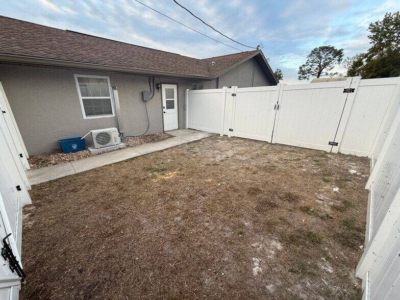Building Photo - 2331 Glenridge Dr