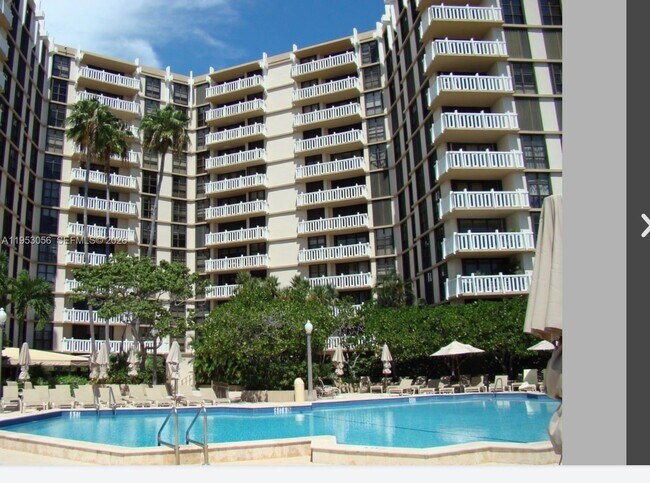 Building Photo - 1111 Crandon Blvd