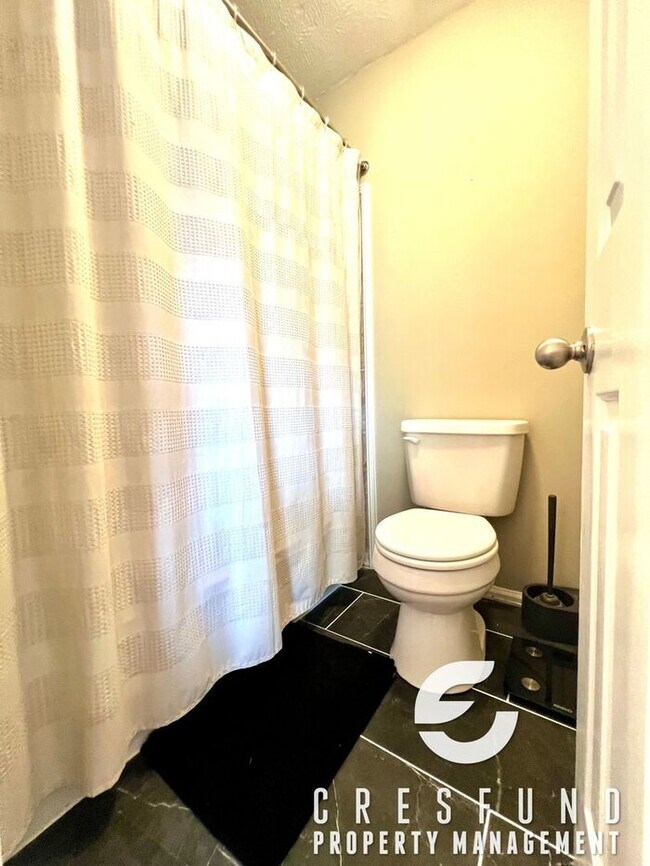 Building Photo - 4BR Coming Soon (May 15th or sooner)