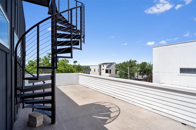 Building Photo - 4712 Reyes St