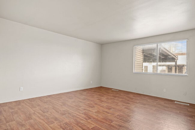 Building Photo - Townhomes at Mountain Ridge