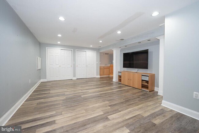 Building Photo - 1099 Armstrong Ct