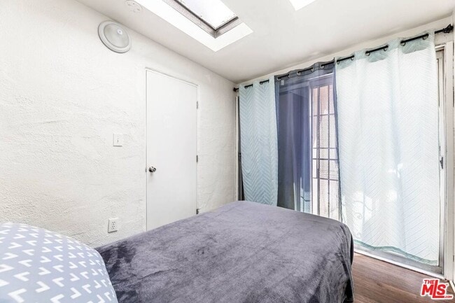 Building Photo - 608 N Alta Vista Blvd