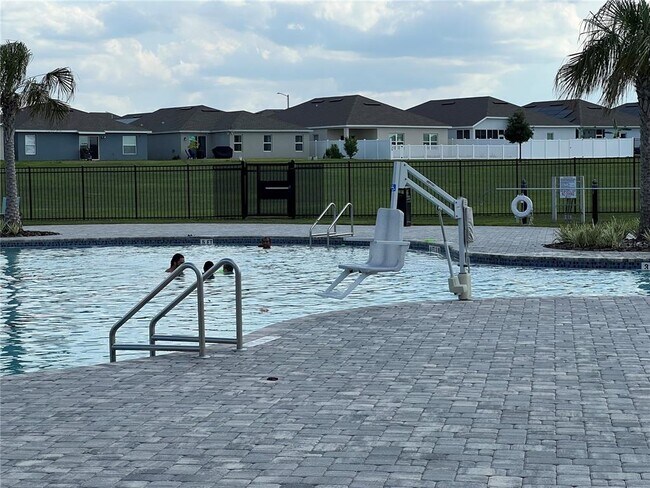 Building Photo - 688 Silver Palm Dr