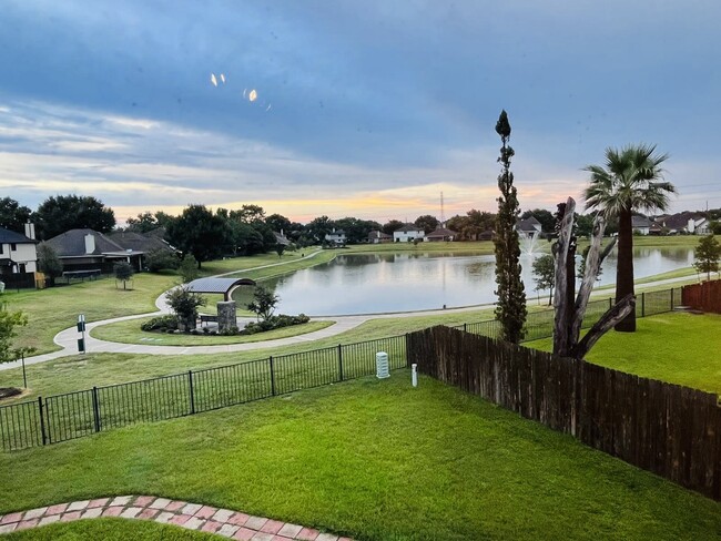 Building Photo - 23134 N Waterlake Dr
