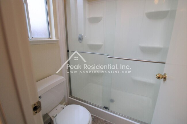 Building Photo - Nice 3bd/2ba House with 2 Car Garage near Bell & Rio Linda Blvd