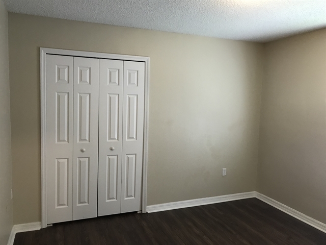 Building Photo - 6606 Gentle Oaks Dr N