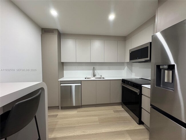 Building Photo - 18151 NE 31st Ct