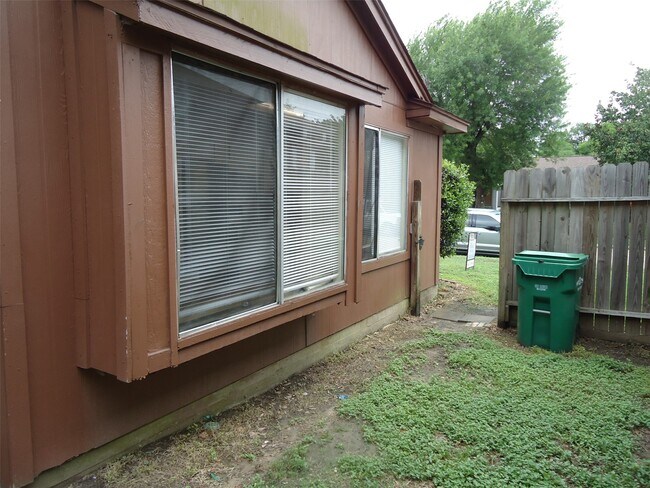 Building Photo - 7610 Lemma Dr