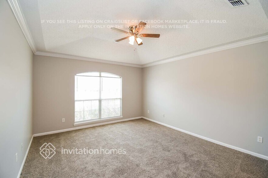 Building Photo - 9294 Thunderbolt Dr