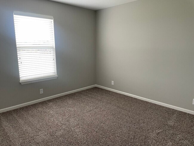 Building Photo - 4 bedroom available in Blue Springs! Coming Soon!