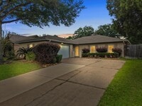 Building Photo - 883 Silverpines Rd