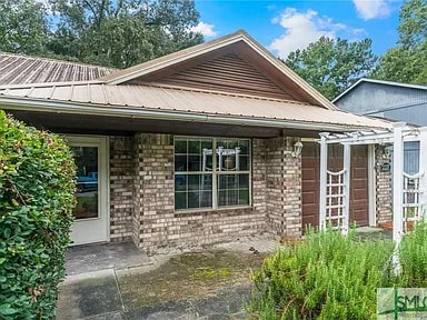 Building Photo - 227 Forest Ridge Dr