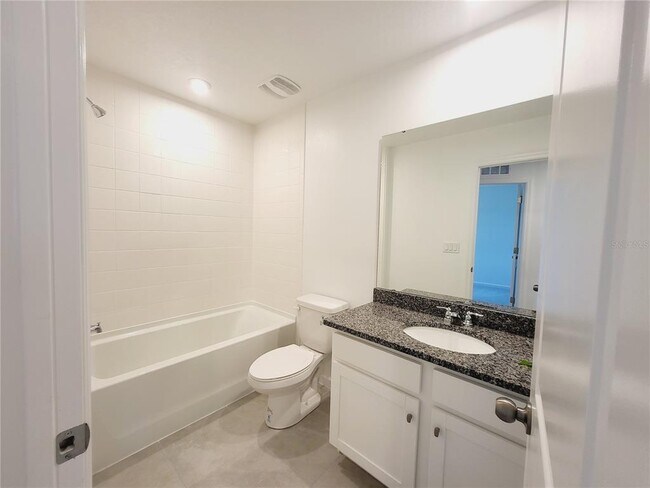 Building Photo - 1184 Lakeshore Breeze Pl