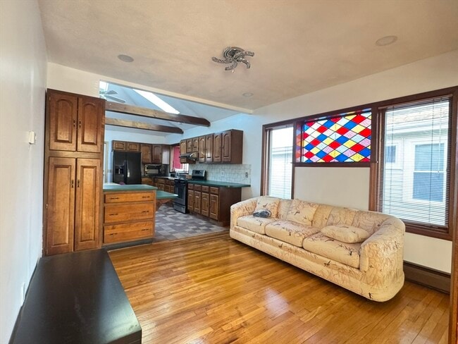 Building Photo - 40 Belmont St