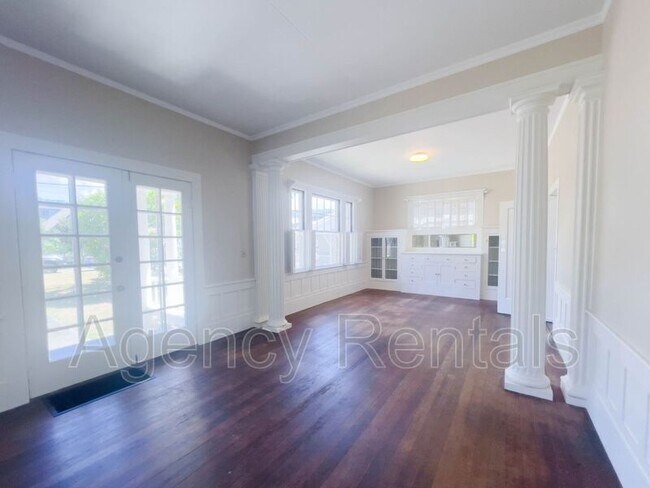 Building Photo - 2205 Hyde St