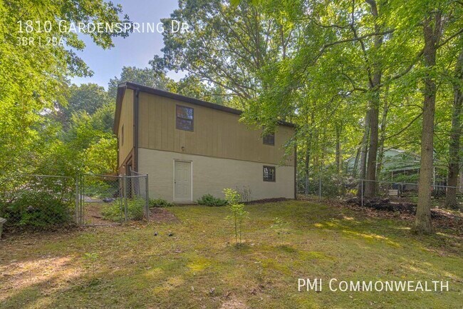 Building Photo - 3 Bed / 2 Bath Single Family (Available 7/...