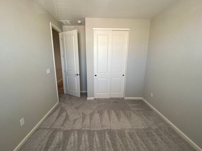 Building Photo - Built 2022 Sparks Spanish Springs 4+ Bedro...