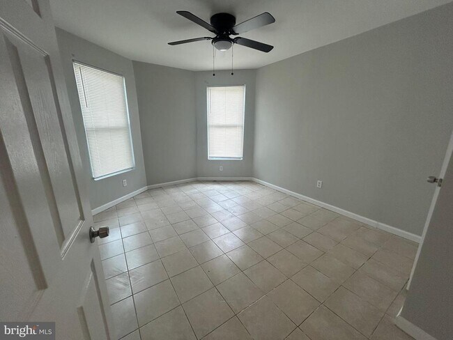 Building Photo - 531 Brinton St