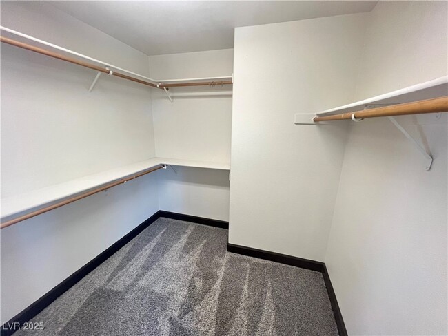 Building Photo - 604 Celso Ct