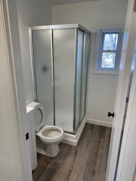 Building Photo - 4233 E 38th St