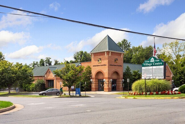 Building Photo - 723 Forest Ridge Dr