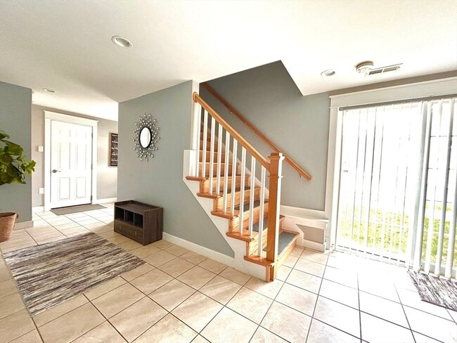 Building Photo - 19 Brigham Farm Ln