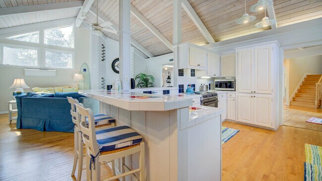 Building Photo - 94 Whiting Ln