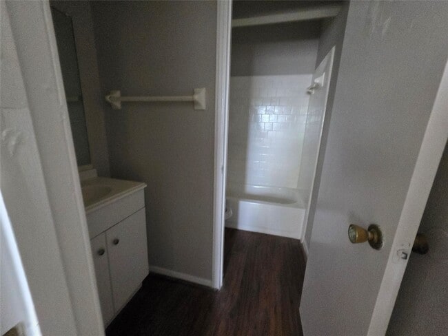 Building Photo - 12742 Shannon Hills Dr