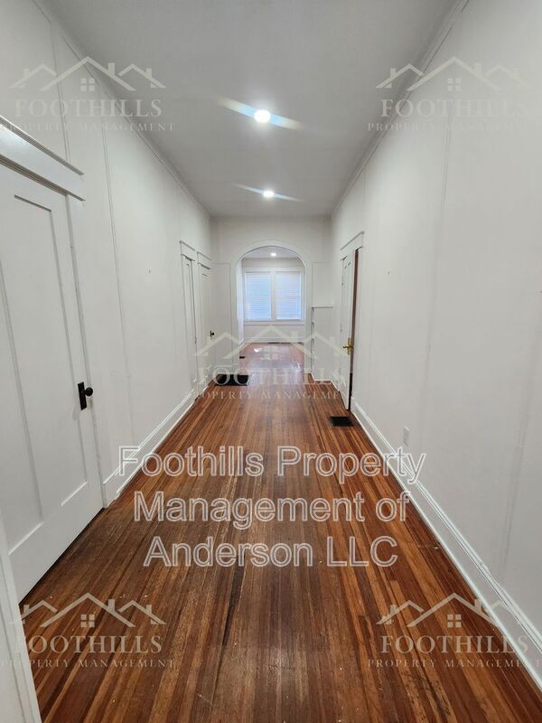 Building Photo - 306 E Calhoun St