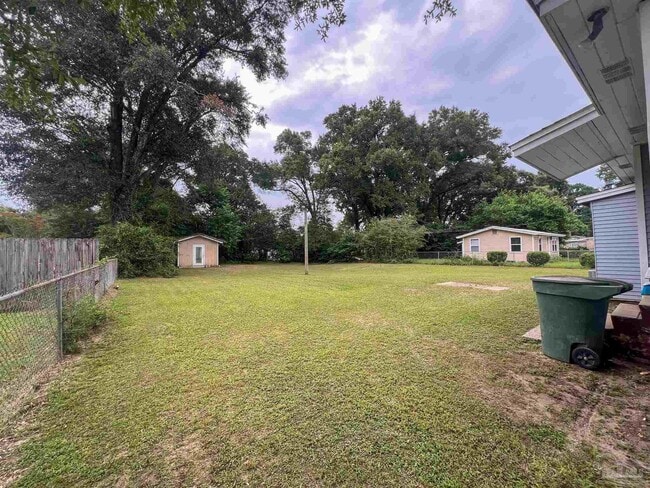 Building Photo - 608 N 70th Ave