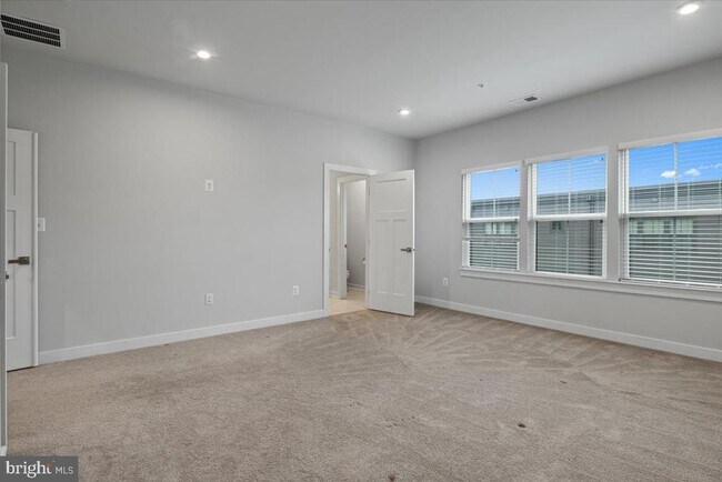 Building Photo - 10007 Ruffian Wy