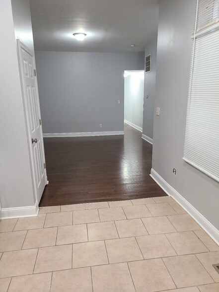 living room - 1116 Homewood Ave
