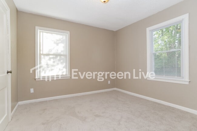 Building Photo - 9001 E 66th Ter