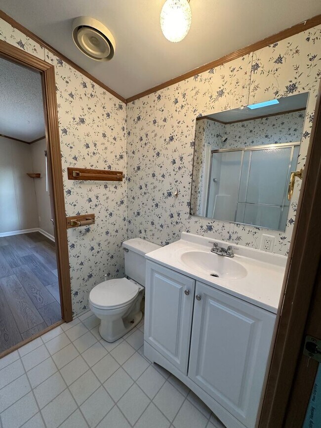 Building Photo - Spacious home in Campbell County. Country living!