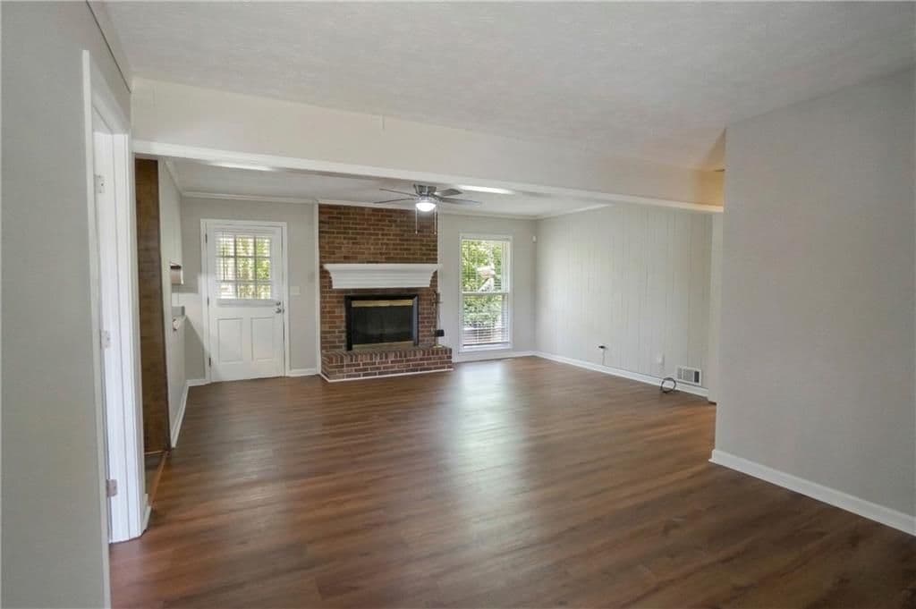 Building Photo - 1802 Driftwood Pl