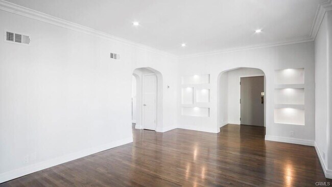 Building Photo - 1424 N Crescent Heights Blvd