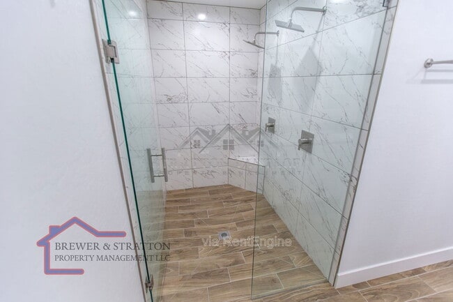 Building Photo - 2324 W Mobile Ln