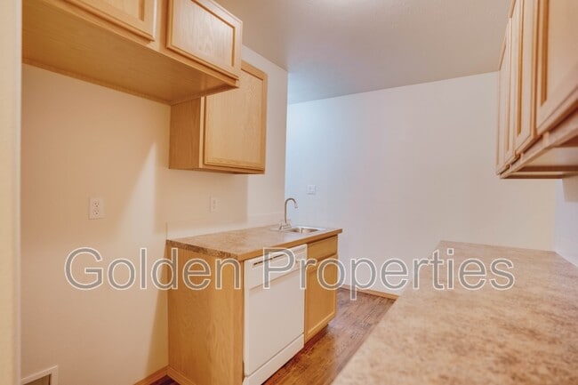 Building Photo - 7665 N Courcelles Pkwy