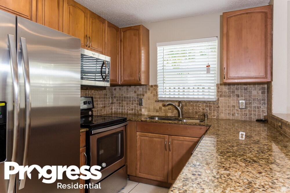 Building Photo - 6701 Fern St