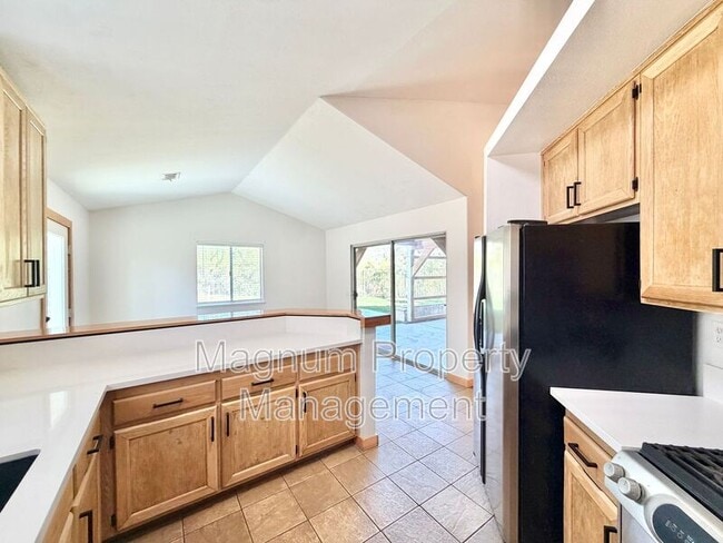 Building Photo - 22988 Joaquin Ridge Dr