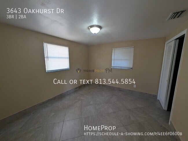 Building Photo - 3643 Oakhurst Dr