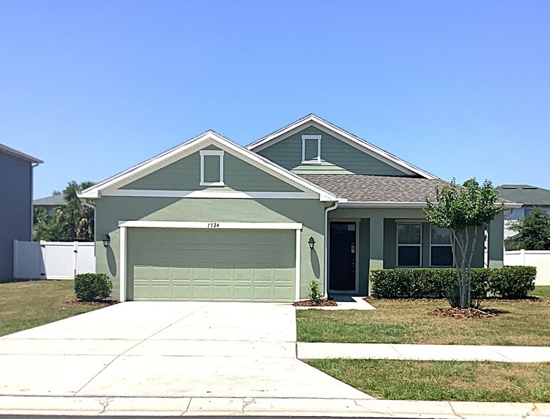 Primary Photo - 1324 Celery Ave